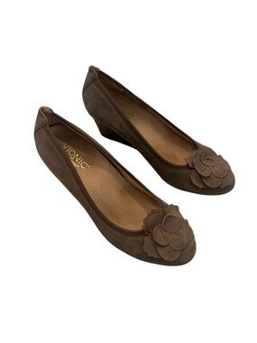 Vionic Brown Suede Wedge Pumps with Floral Appliqué